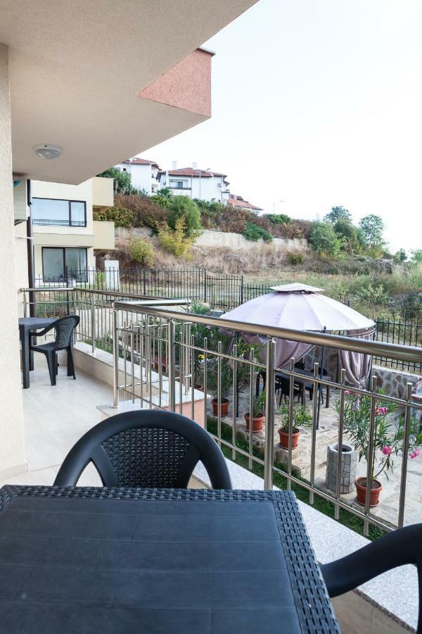 La Mer Apartments Tsarévo Extérieur photo